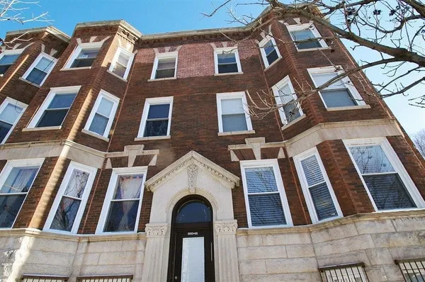 $2,375 | 2339 North Albany Avenue, Unit 1, Chicago, IL 60647