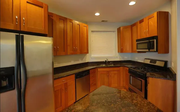 $2,375 | 2339 North Albany Avenue, Unit 1, Chicago, IL 60647