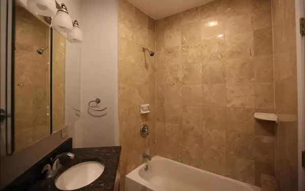 $2,375 | 2339 North Albany Avenue, Unit 1, Chicago, IL 60647