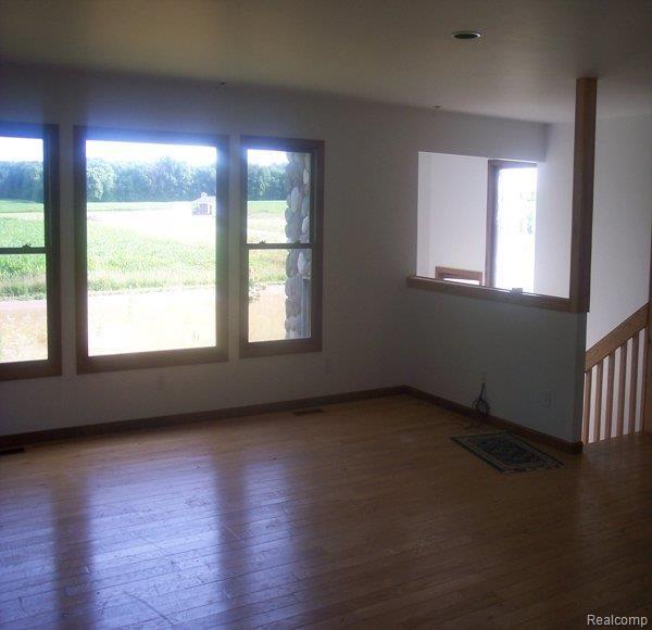 8297 West Sargent Road Fowlerville, MI 48836 - Photo 5 of 7 Living room