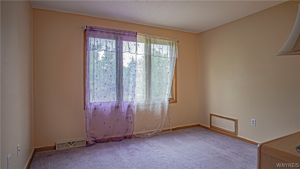 15 Oakwood Common Lancaster, NY 14086 - Photo 27 of 36