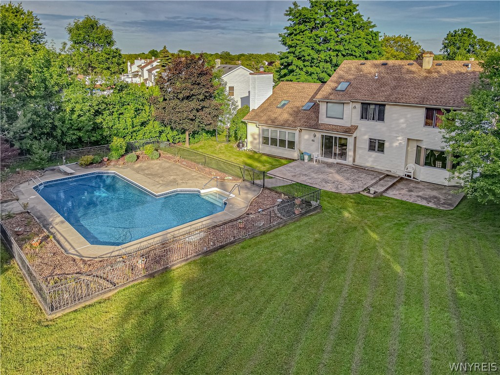 15 Oakwood Common Lancaster, NY 14086 - Photo 32 of 36