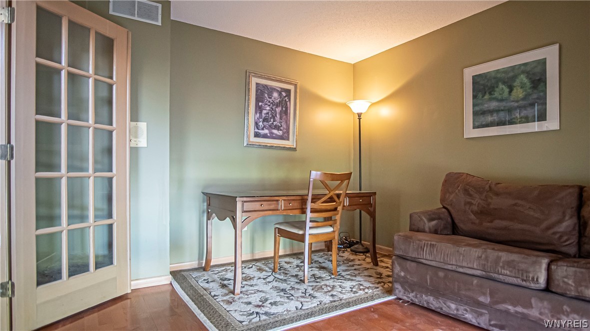 15 Oakwood Common Lancaster, NY 14086 - Photo 4 of 36