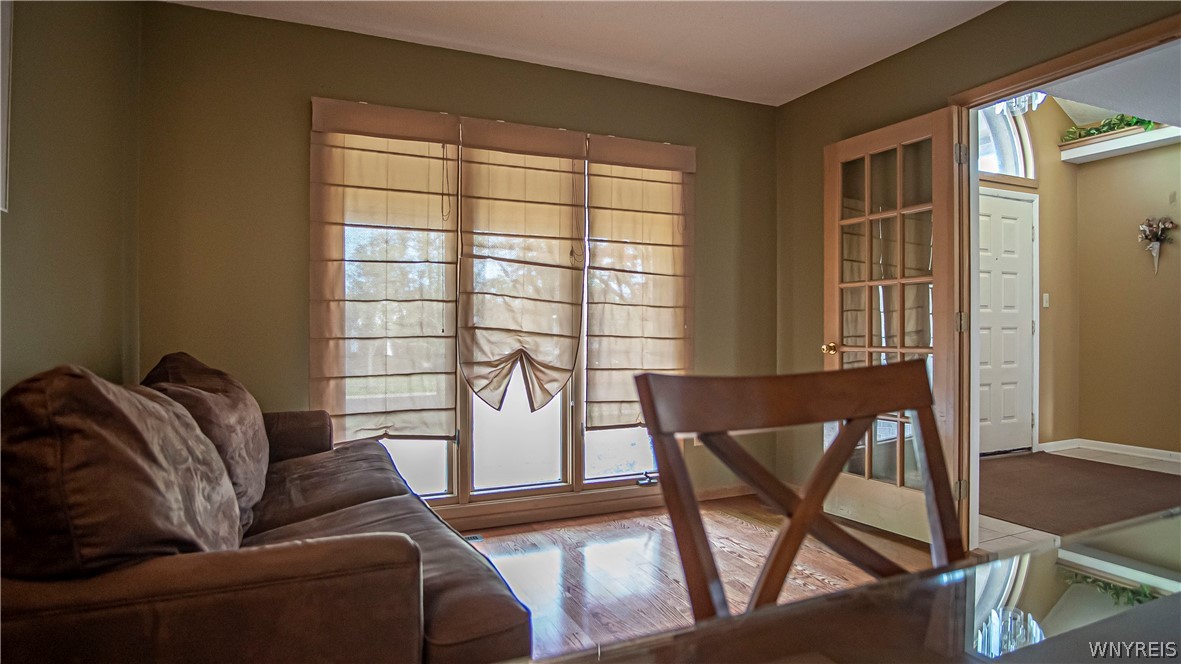 15 Oakwood Common Lancaster, NY 14086 - Photo 5 of 36