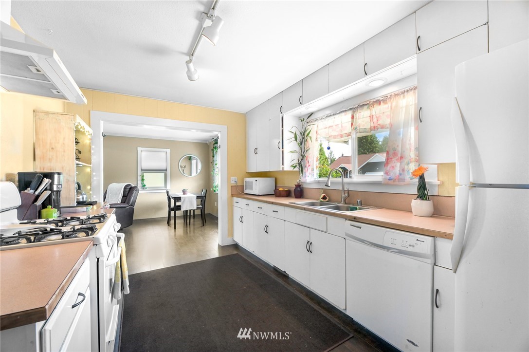 8589 Bender Road Lynden, WA 98264 - Photo 14 of 24 Gallery Image 14