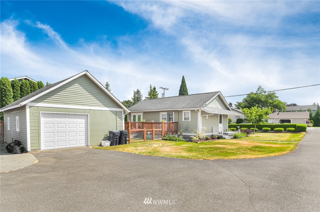 8589 Bender Road Lynden, WA 98264 - Photo 4 of 24 Gallery Image 4