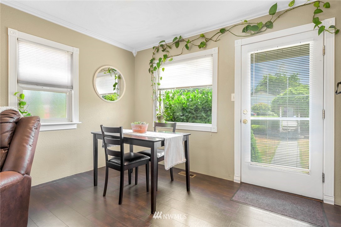 8589 Bender Road Lynden, WA 98264 - Photo 8 of 24 Gallery Image 8