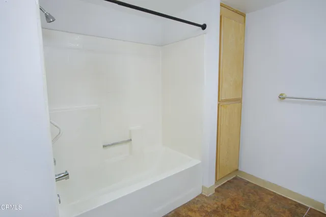 $2,100 | 865 South B Street, Unit F1, Oxnard, CA 93030