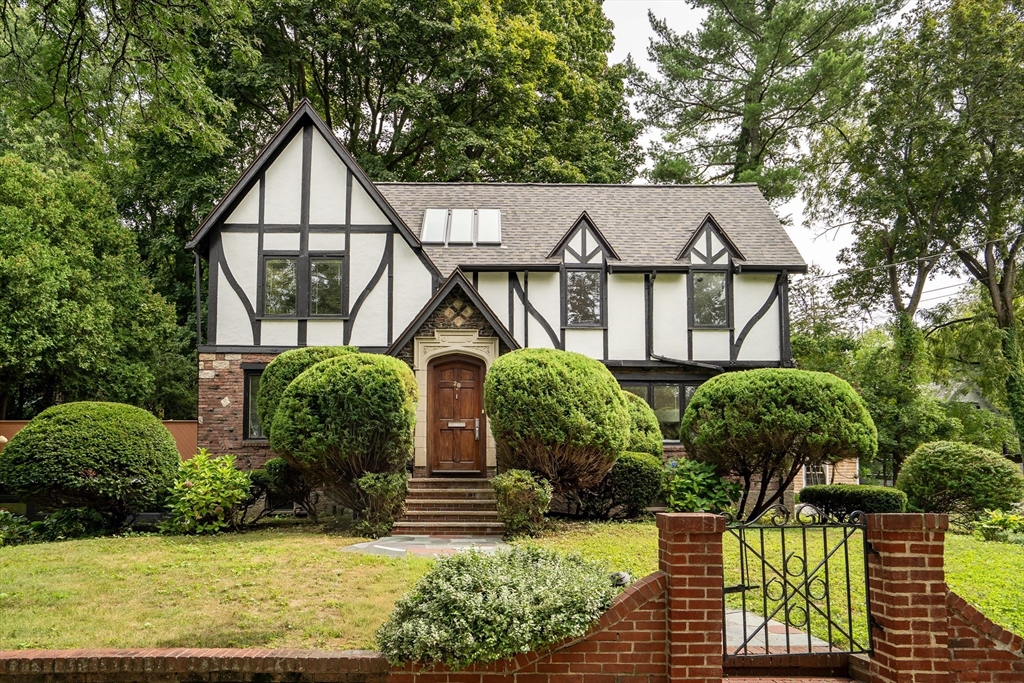 28 Laudholm Road Newton, MA 02458 - Photo 1 of 34 Gallery Image 1