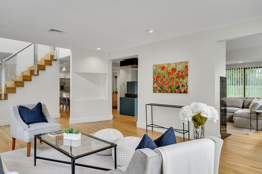 28 Laudholm Road Newton, MA 02458 - Photo 4 of 34 Gallery Image 4