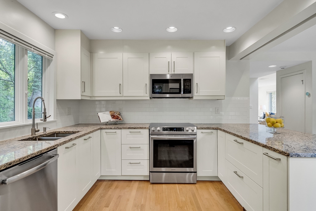 28 Laudholm Road Newton, MA 02458 - Photo 9 of 34 Gallery Image 9