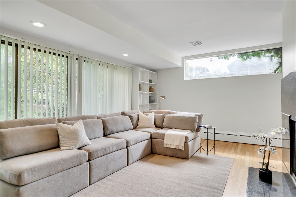 28 Laudholm Road Newton, MA 02458 - Photo 10 of 34 Gallery Image 10