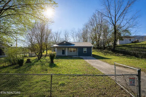 $250,000 | 205 North 12th Street, La Follette, TN 37766