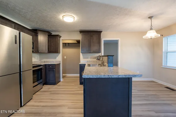 $250,000 | 205 North 12th Street, La Follette, TN 37766