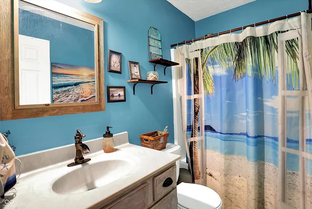 $350,000 | 950 Weeping Way Lane, Avon, IN 46123