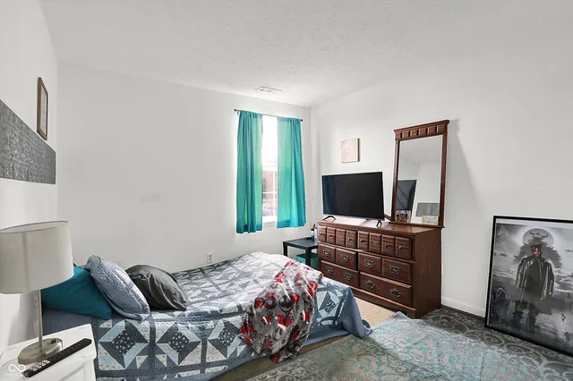 $350,000 | 950 Weeping Way Lane, Avon, IN 46123