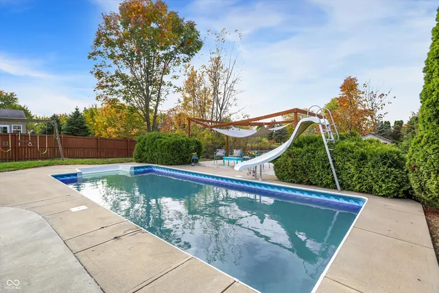 $350,000 | 950 Weeping Way Lane, Avon, IN 46123