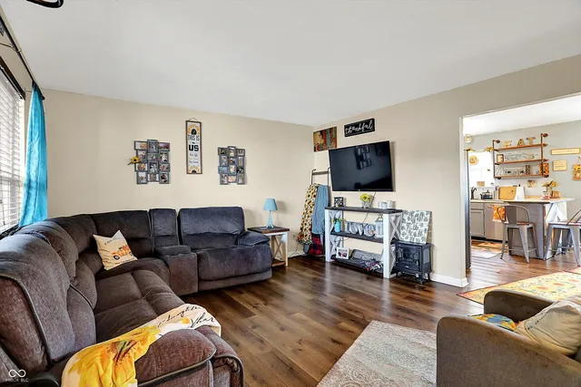 $350,000 | 950 Weeping Way Lane, Avon, IN 46123