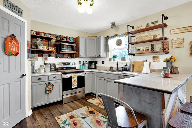 $350,000 | 950 Weeping Way Lane, Avon, IN 46123