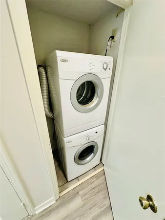 $1,195 | 6810 Deatonhill Drive, Unit 116, Austin, TX 78745