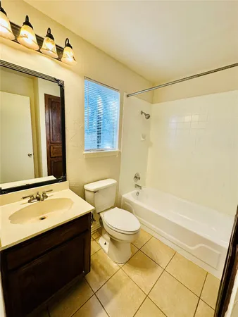 $1,195 | 6810 Deatonhill Drive, Unit 116, Austin, TX 78745