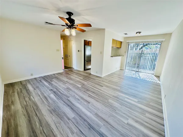 $1,195 | 6810 Deatonhill Drive, Unit 116, Austin, TX 78745
