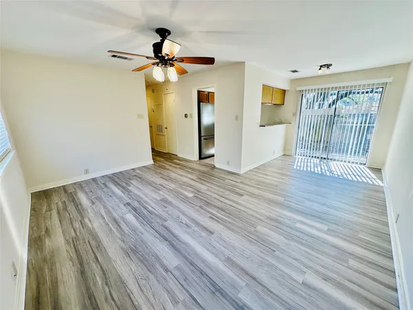 $1,195 | 6810 Deatonhill Drive, Unit 116, Austin, TX 78745