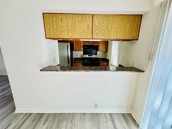 $1,195 | 6810 Deatonhill Drive, Unit 116, Austin, TX 78745