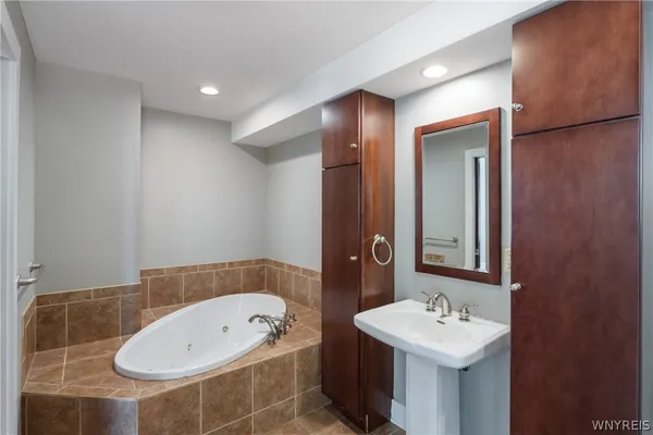 $305,000 | 222 1st Street, Unit 1101, Niagara Falls, NY 14303