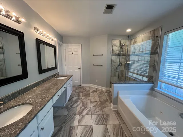 $3,000 | 8601 Fieldcroft Drive, Charlotte, NC 28277