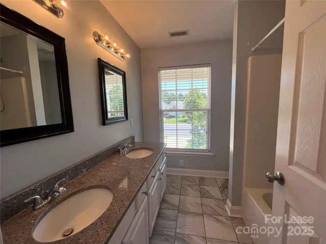 $3,000 | 8601 Fieldcroft Drive, Charlotte, NC 28277