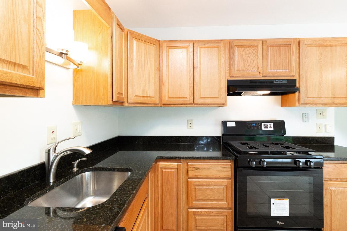 4119 Granby Road Woodbridge, VA 22193 - Photo 15 of 26 Kitchen