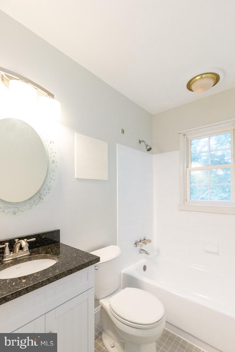 4119 Granby Road Woodbridge, VA 22193 - Photo 21 of 26 Upper Level Full Bath