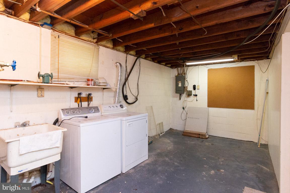4119 Granby Road Woodbridge, VA 22193 - Photo 9 of 26 Utility Room-Laundry Room
