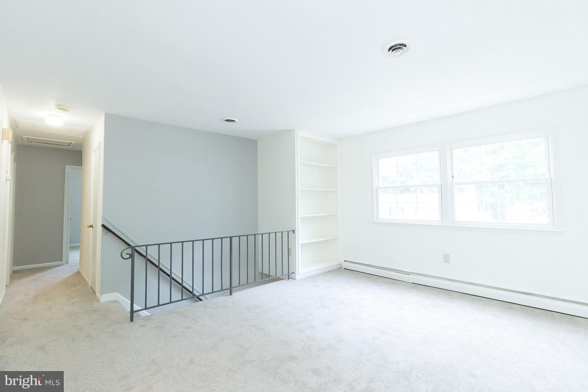 4119 Granby Road Woodbridge, VA 22193 - Photo 10 of 26 Living Room