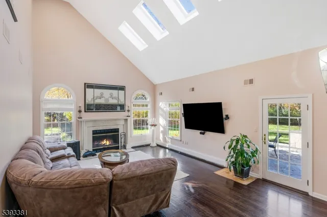 $1,395,000 | 19 Robin Road, Warren, NJ 07059