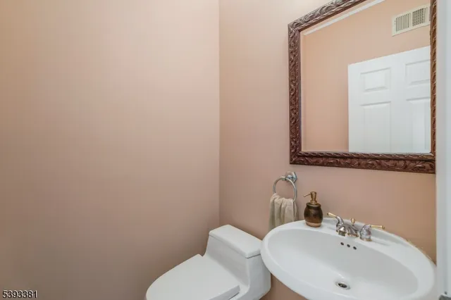 $1,395,000 | 19 Robin Road, Warren, NJ 07059