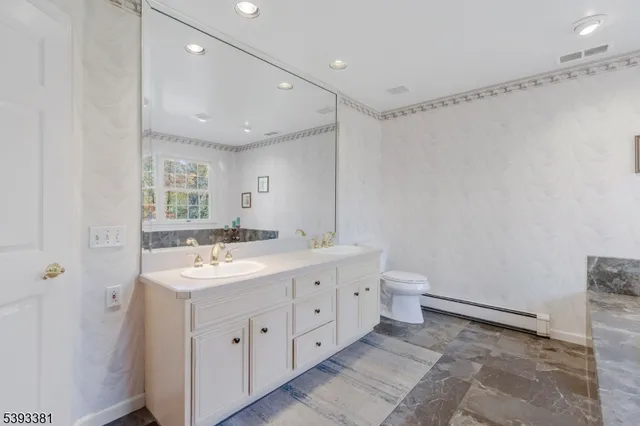 $1,395,000 | 19 Robin Road, Warren, NJ 07059