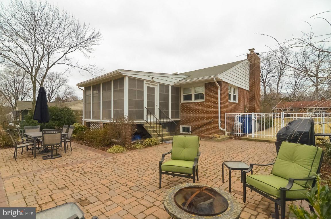7511 Gresham Street Springfield, VA 22151 - Photo 27 of 30 Exterior (Rear)
