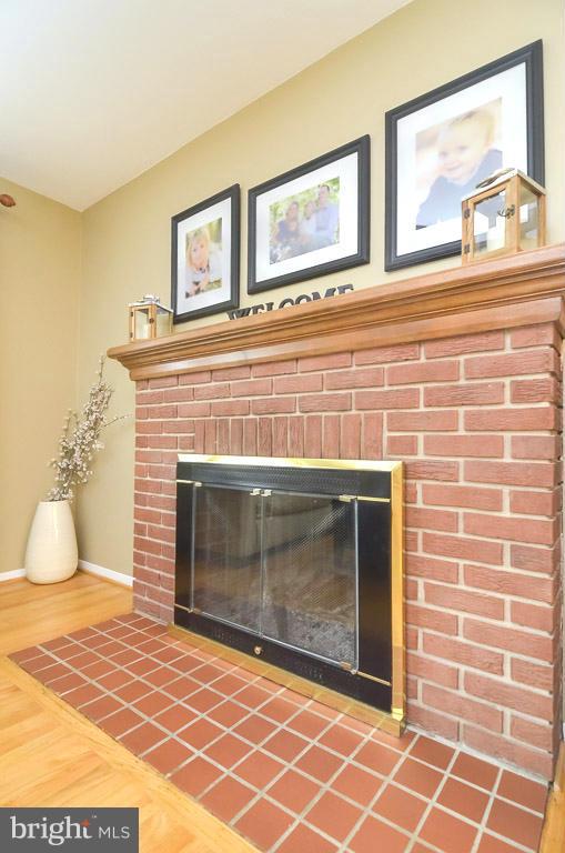 7511 Gresham Street Springfield, VA 22151 - Photo 6 of 30 Living Room