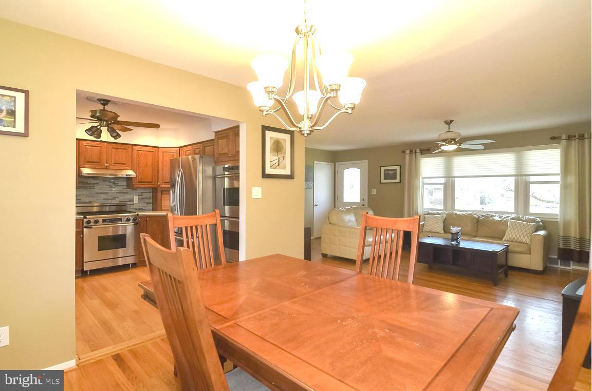 7511 Gresham Street Springfield, VA 22151 - Photo 8 of 30 Dining Room