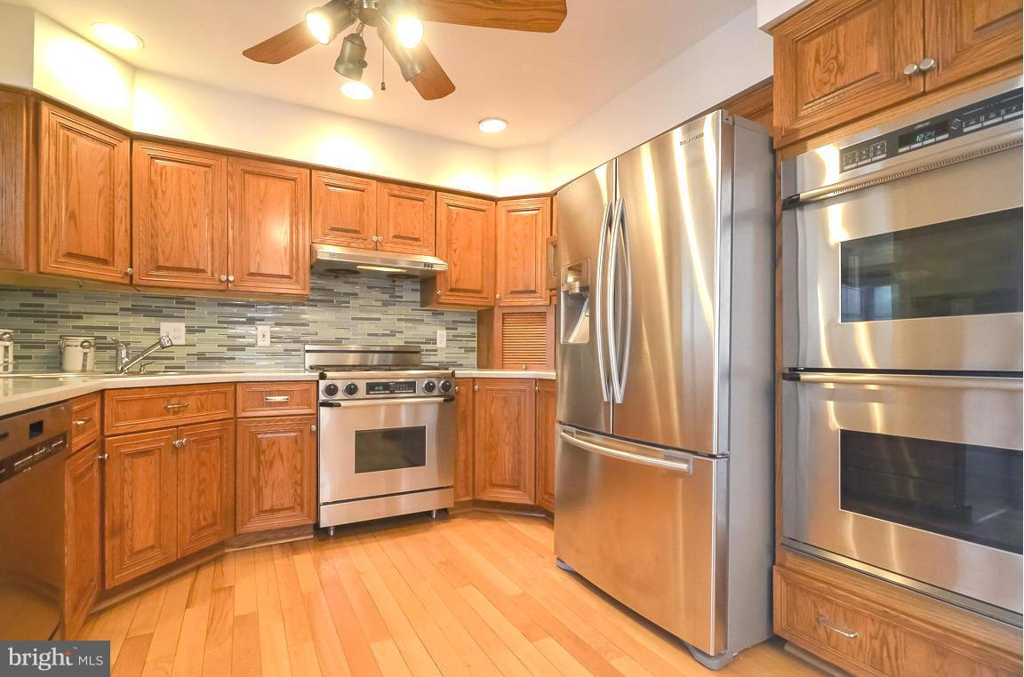 7511 Gresham Street Springfield, VA 22151 - Photo 9 of 30 Kitchen