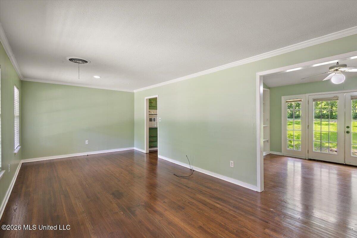 1633 Winchester Street Jackson, MS 39211 - Photo 6 of 27 06-HTP_0943