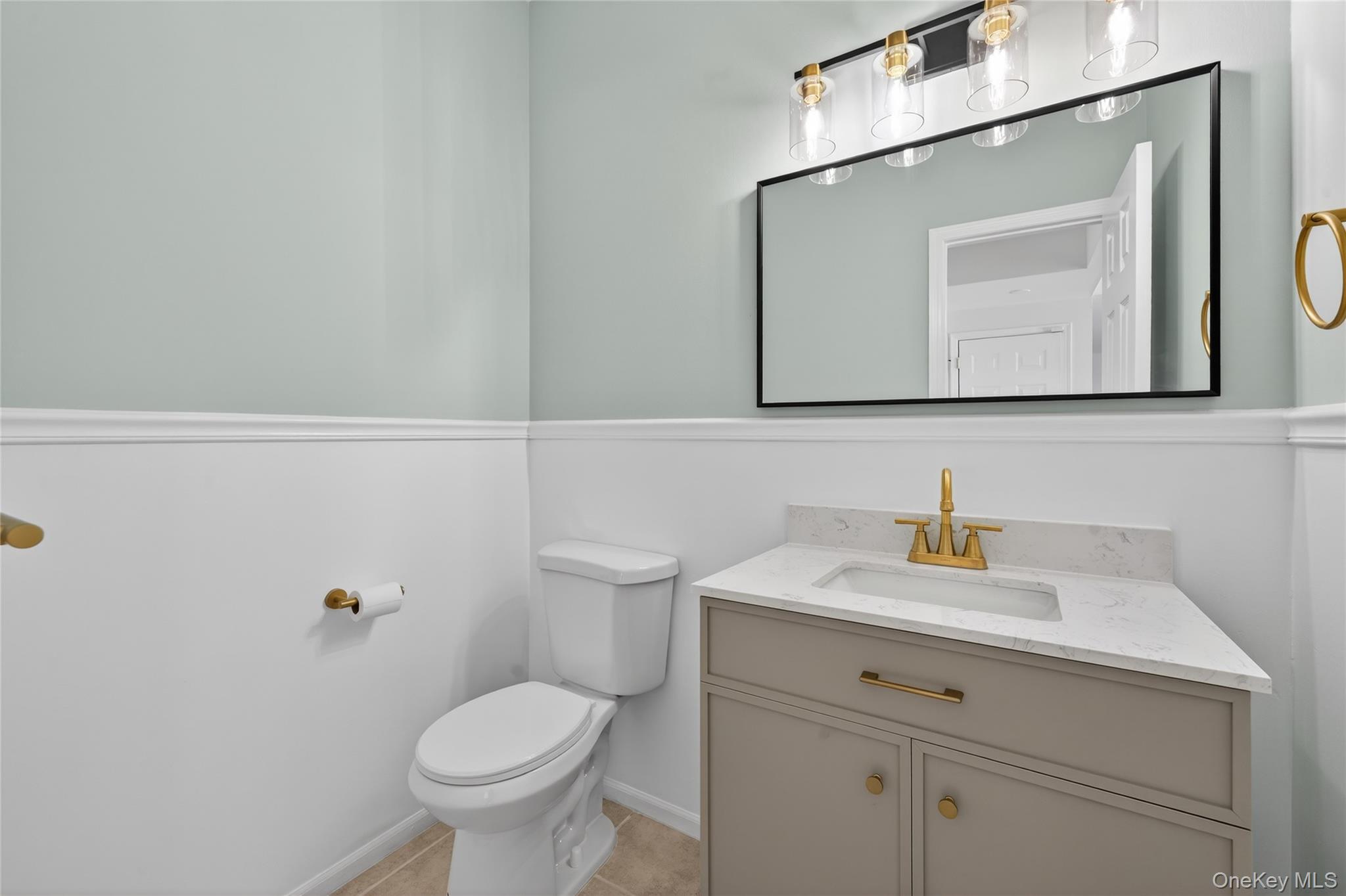 36 South Cozine Road Center Moriches, NY 11934 - Photo 13 of 33