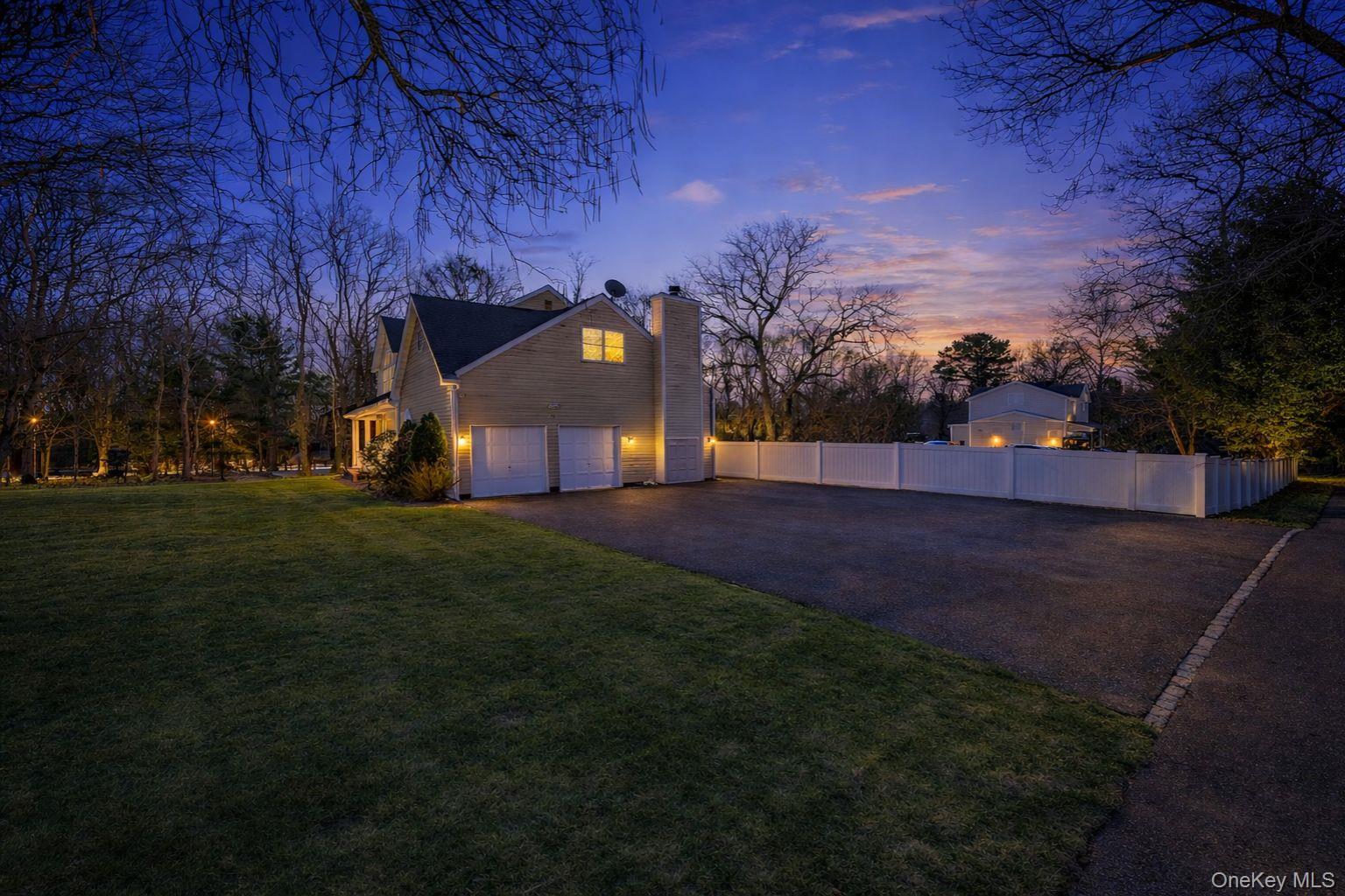 36 South Cozine Road Center Moriches, NY 11934 - Photo 3 of 33