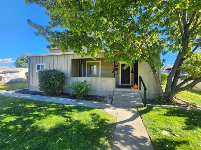 $599,900 | 410 South Hayes Avenue, Emmett, ID 83617