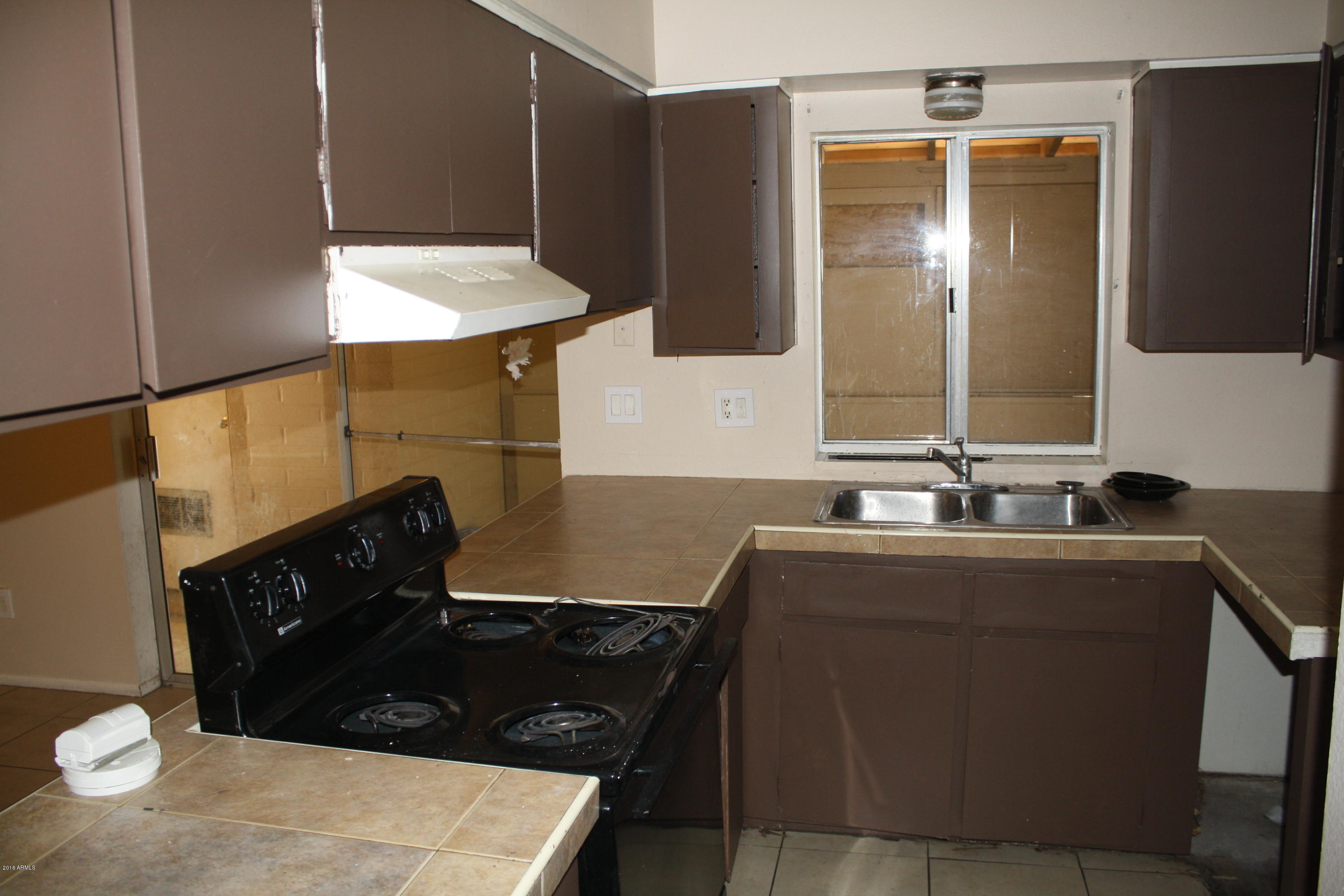 5906 West Osborn Road Phoenix, AZ 85033 - Photo 2 of 20 IMG_0676