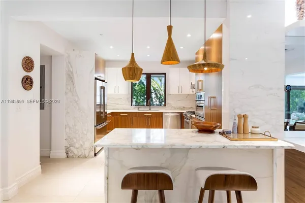 $18,500 | 5911 Alton Road, Miami Beach, FL 33140