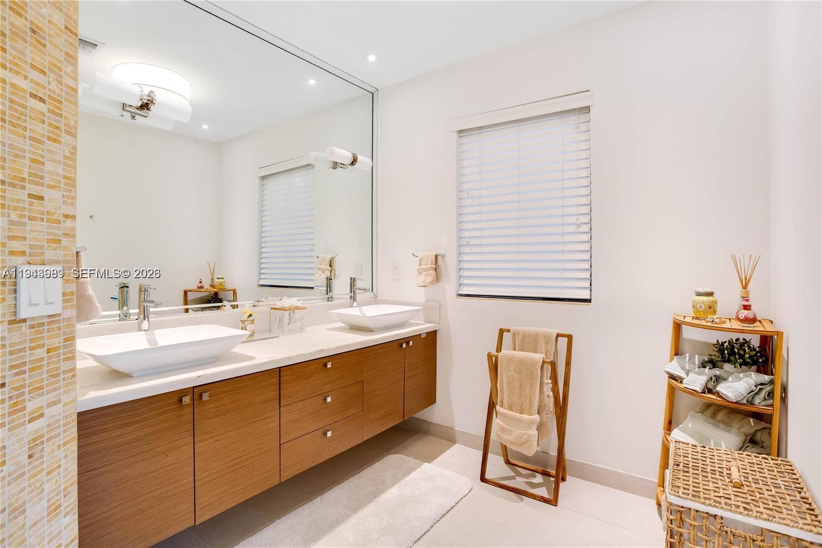 5911 Alton Road Miami Beach, FL 33140 - Photo 25 of 40 Master bathroom