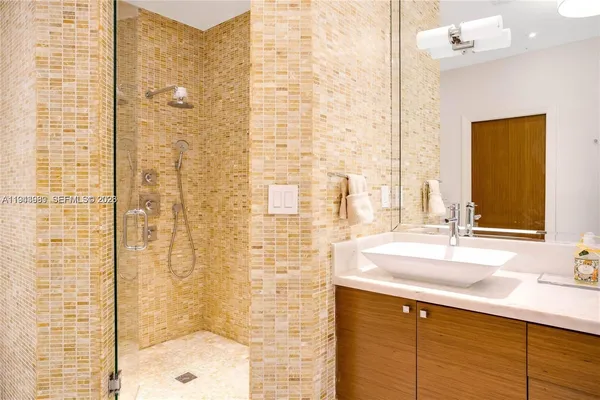 $18,500 | 5911 Alton Road, Miami Beach, FL 33140